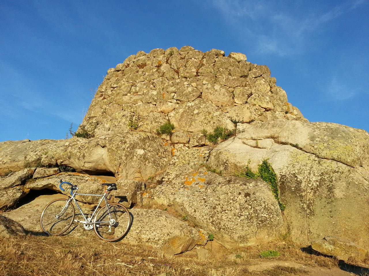 2016 06 21 tanca manna bike nuraghe