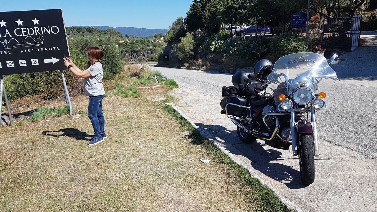2021 06 13 cala gonone cala liberotto con guzzi california 1280x960 04