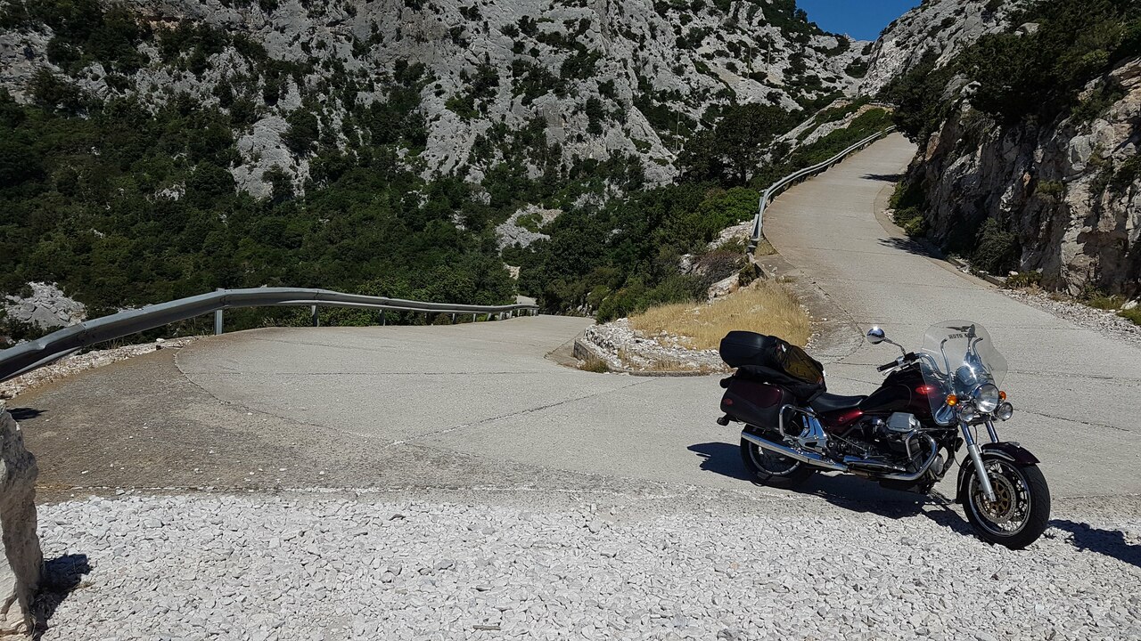 2021 06 13 cala gonone cala liberotto con guzzi california 1280x960 10