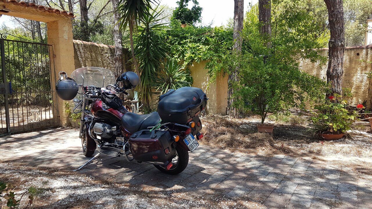 2021 06 13 cala gonone cala liberotto con guzzi california 1280x960 16